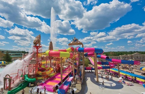 Lake Delton Resort | Wisconsin Dells - 4th of July at the Waterpark Capital of the World !