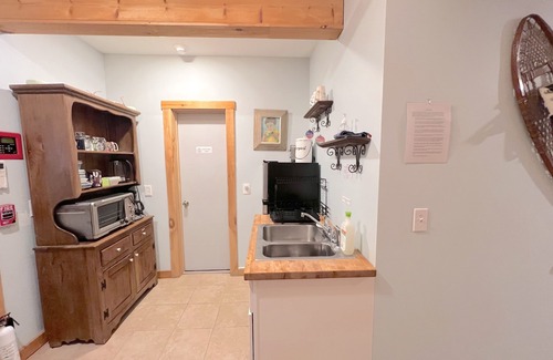 Hartland House | Wise Pines Renovated Barn [Bunkhouse]