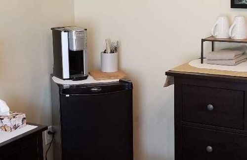 Trinity Bed & Breakfast | With view of the garden! Total relaxation in the heart of the Trinity Bight!
