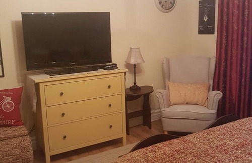 Trinity Bed & Breakfast | With view of the garden! Total relaxation in the heart of the Trinity Bight!