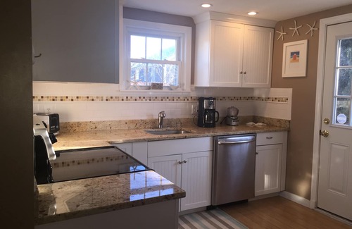 Sandwich House | Within walking distance to beaches, restaurants & shops. Great family getaway.