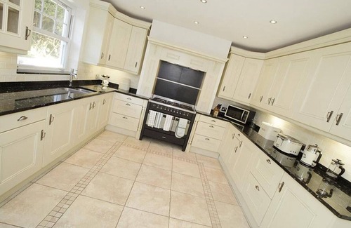 Horton House | Witsend - Four Bedroom House, Sleeps 8