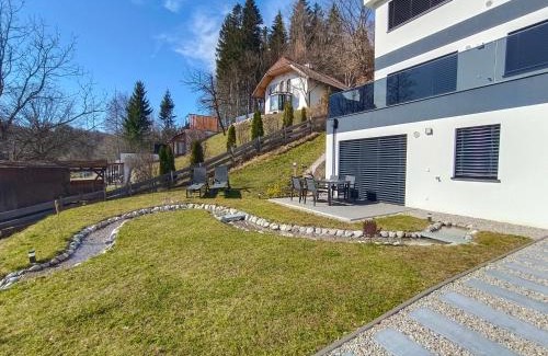 Hof bei Salzburg Apartment | Wohlfühl-Ferienwohnung "Igelnest"