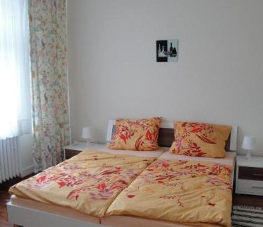 Zell Apartment | Wohnung in einem historischen Gebäude mit Balkon und Blick auf die Mosel