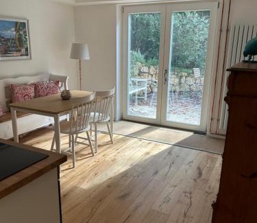 Starnberg Apartment | Wohnung mit Terrasse am Waldrand