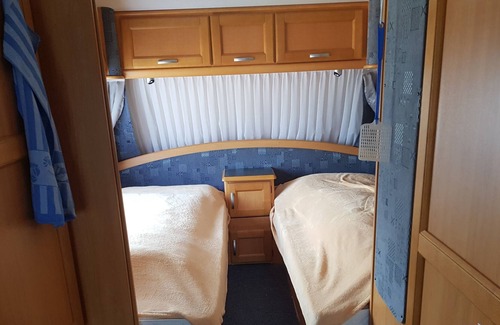 Midlum House | Wohnwagen für 4 Gäste mit 30m² in Wurster Nordseeküste