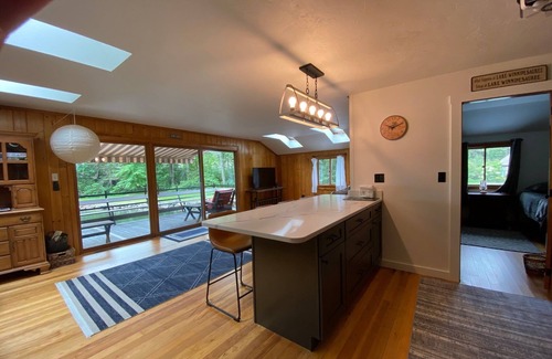 Wolfeboro House | Wolfeboro: lakehouse & separate guest house on Lake Winnipesaukee. Sleeps 8