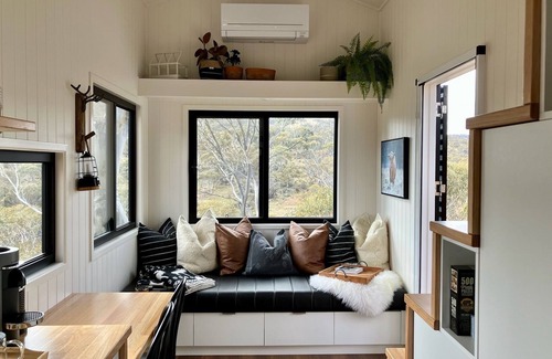 Moonbah Cottage | Wombat - Beautiful Secluded Tinyhouse close to the Ski resorts, Snowy Mountains
