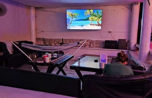 Barretto Hotel | Wombats Beach Resort