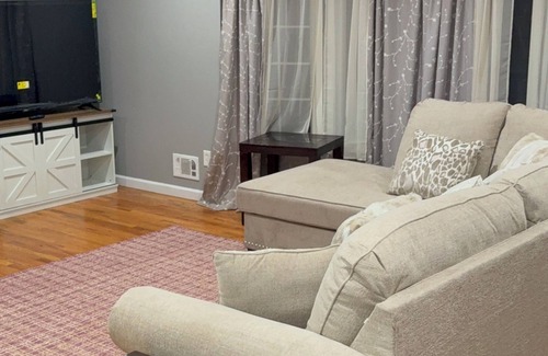 North Brunswick Apartment | Wonderful 3-bedroom apartment non smoking in North Brunswick Township with AC