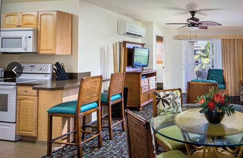 Kihei Resort | Wonderful 2-bedroom in Kihei with AC, WiFi, kitchen, fitness room, pool and more