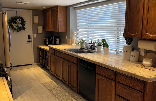 Medford House | Wonderful 3-bedroom house in terrific East Medford location on a cul-de-sac