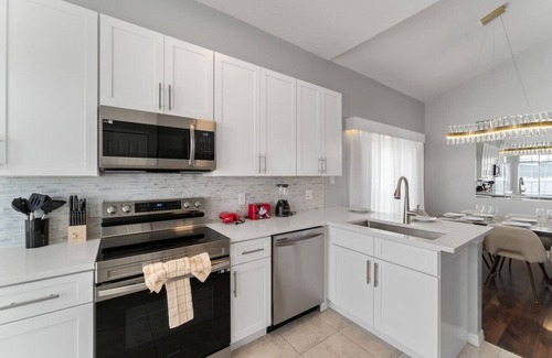 Crystal Cove House | Wonderful 4BD Home Toy Story and Mickey Room with Pool