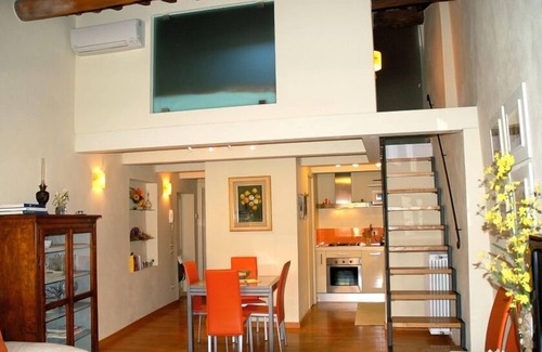 Lucca Historical Center Apartment | Wonderful Anfiteatro Square Apartment Inside the Walls