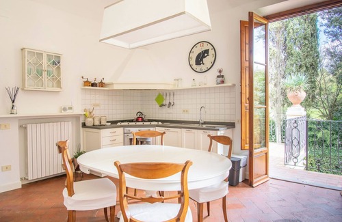 Oltrarno Apartment | Wonderful apartment in Villa with nice garden and terrace. Lovely neighborhood