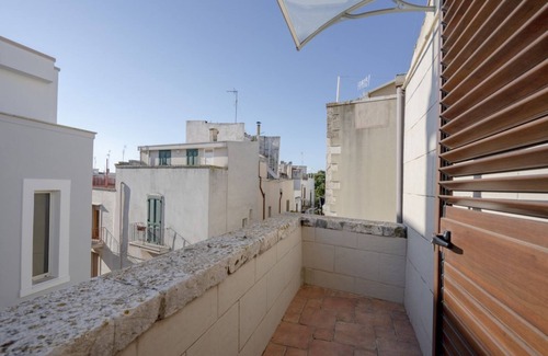 Conversano Apartment | Wonderful apartment of about 40 sqm, able to accommodate up to 4 people, located on the first and second floor of a building (NO elevator - several internal and external steps to climb).The property is located in Conversano, in the province of Bari, know