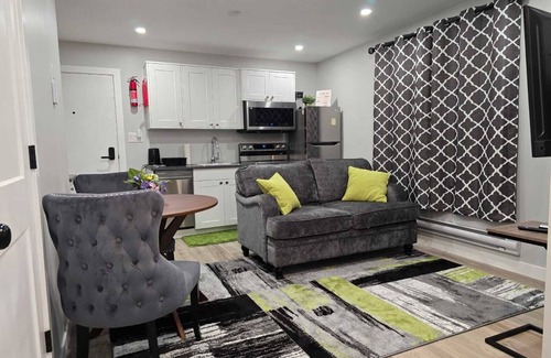 Regina House | Wonderful Basement suite East Regina