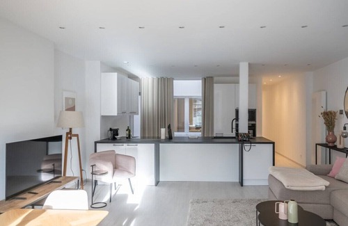 Zuid Apartment | Wonderful central 2BR Ghent apt w/view on Leie