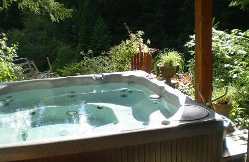 Pinecrest Estates House | Wonderful Family house, Private Hot Tub, Close to Beach