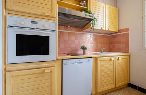Le Grand Large House | Wonderful private villa for 6 guests with A/C, WIFI, TV, pets allowed and parking
