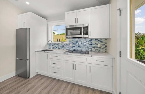 Gillespie Park Apartment | Wonderful Guest Quarters in downtown Sarasota!