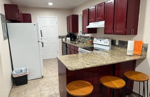 Rose Park House | Wonderful House close to airport