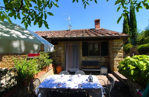 Polvano Villa | Wonderful private villa for 4 guests with A/C, private pool, WIFI and TV, close to Cortona