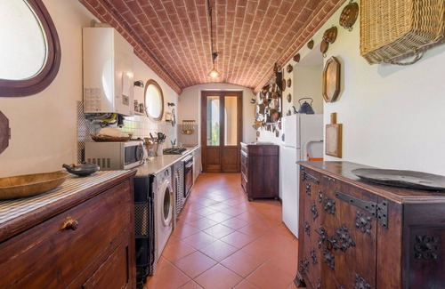 Castiglione del Lago Villa | Wonderful private villa for 14 guests with WIFI, private pool, TV and patio, close to Montepulci.