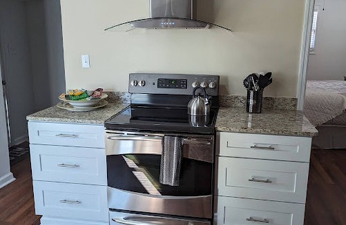 Landrum House | Wonderful Landrum Getaway with Hot Tub 4/2 home close to Tryon!nn
