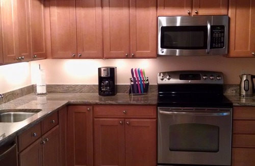 Central Naples Condo | Wonderful Naples, 2 Bed 2 Bath Condo, Close To Beaches, Retail And Restaurants