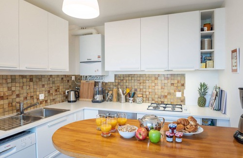 La Trinite-sur-Mer House | Wonderful private villa for 4 guests with WIFI, TV, terrace and parking