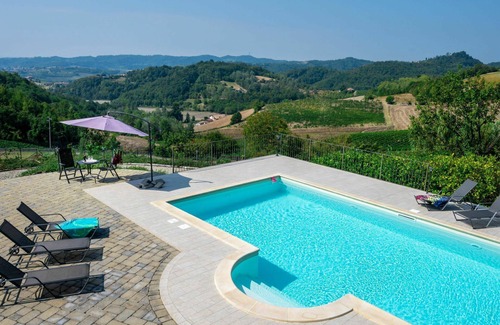 Ponzano Monferrato House | Wonderful private villa for 14 people with WIFI, private pool, A/C, TV, terrace and parking