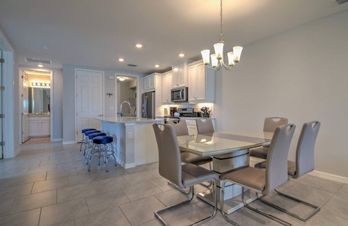 Naples House | Wonderful Pet Friendly Villa in Amenities Filled Naples Reserve