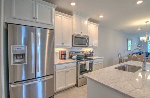 Naples House | Wonderful Pet Friendly Villa in Amenities Filled Naples Reserve