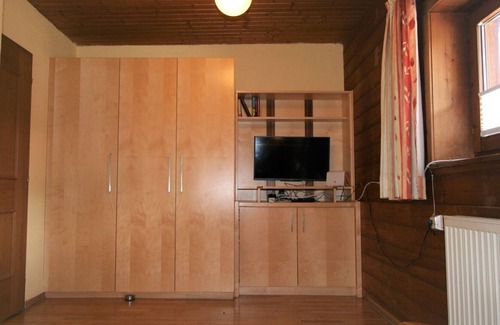 Kaltenbach House | Wonderful private villa for 6 guests with WIFI, TV, terrace and parking