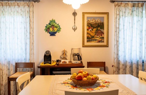 Manziana Villa | Wonderful private villa with private pool, A/C, WIFI, TV, patio, pets allowed and parking