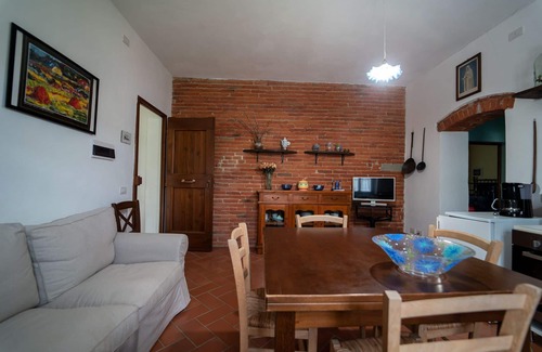 Terranuova Bracciolini Villa | Wonderful private villa with WIFI, private pool, TV, pets allowed, panoramic view and parking