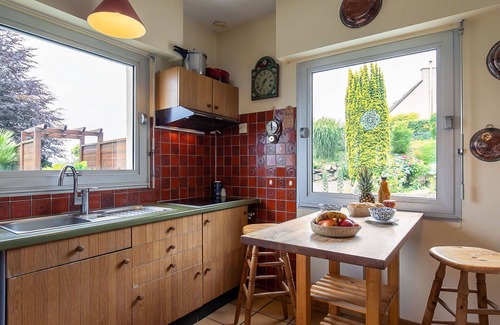 Plestin-les-Greves House | Wonderful private villa for 12 people with WIFI, TV, patio, pets allowed and parking