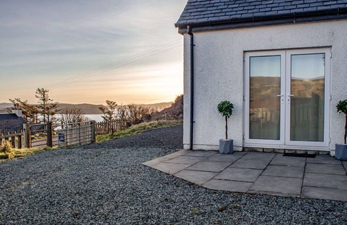 Bornesketaig House | Wonderful private villa for 6 guests with TV and parking