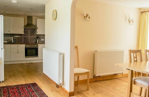 Breakish House | Wonderful private villa for 6 people with WIFI, TV, patio, pets allowed and parking