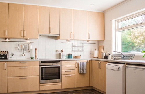 Portree House | Wonderful private villa for 4 people with WIFI, TV, patio and parking