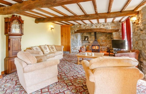 Criccieth Villa | Wonderful private villa for 6 people with TV, patio, panoramic view and parking