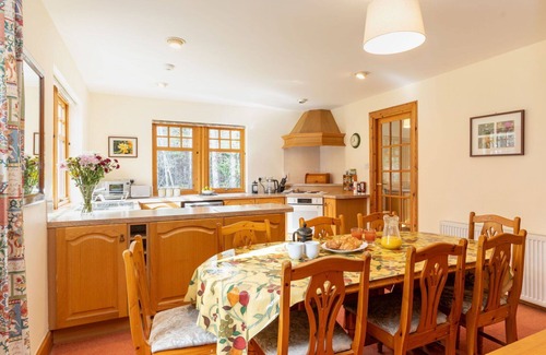 Nethy Bridge Villa | Wonderful private villa for 8 guests with WIFI, TV and patio