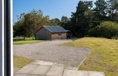 Nethy Bridge House | Wonderful private villa for 6 guests with WIFI, TV, patio, pets allowed and parking
