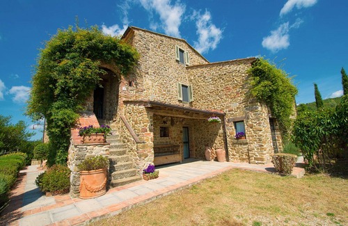 Pergine Valdarno Villa | Wonderful private villa with private pool, A/C, WIFI, TV and pets allowed, close to Arezzo