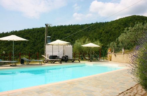 Civitella in Val di Chiana Villa | Wonderful private villa for 9 guests with private pool, WIFI, TV and pets allowed, close to Arezzo