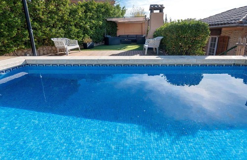 El Vendrell House | Wonderful private villa for 7 people with WIFI, A/C, private pool, TV, patio and parking