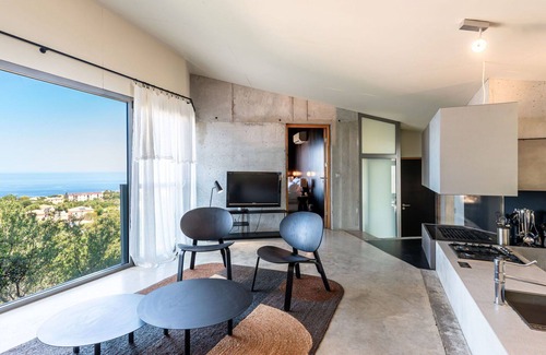 L'Ile-Rousse Villa | Wonderful private villa with WIFI, A/C, private pool, TV, terrace, pets allowed and panoramic view