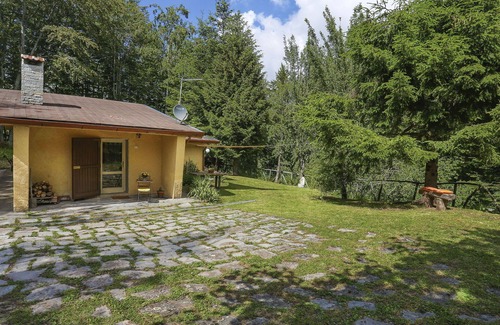 San Romano in Garfagnana House | Wonderful private villa for 6 guests with WIFI, TV, patio and pets allowed