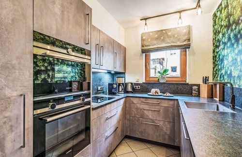 Eckartau Villa | Wonderful private villa for 12 people with WIFI, TV, patio and parking